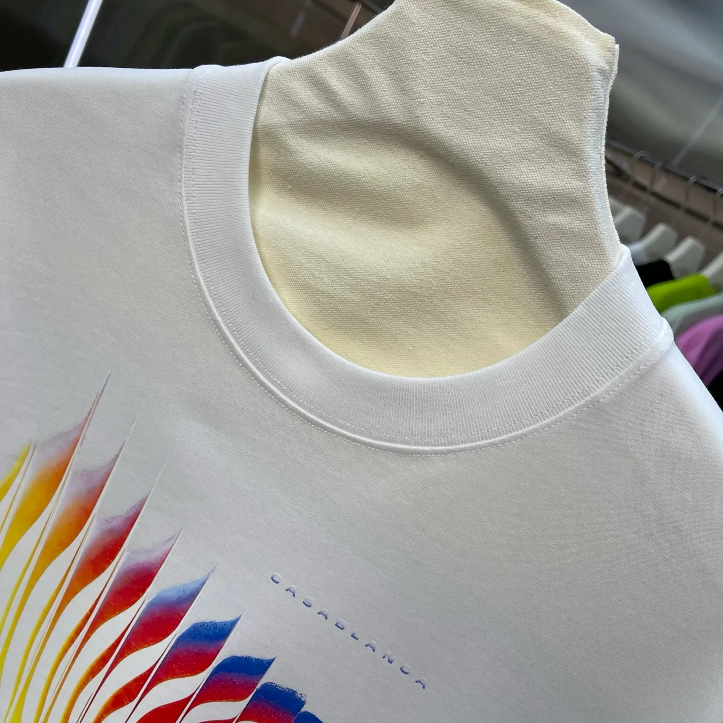 New Arrival Casablanca Casablanca Classic Series printed short-sleeved T-shirt for celebrities. It is made of Xinjiang long-staple cotton ~ grams. The color of the fabric is custom-dyed and will not shrink or fade. It feels comfortable and has a strong texture. A must-have for fashionable men and women, the Classic drop-shoulder wide version is available exclusively in In Stock! Color: White Black Royal Blue Pink Fluorescent Color (5 colors) Size: S M L XL XXL